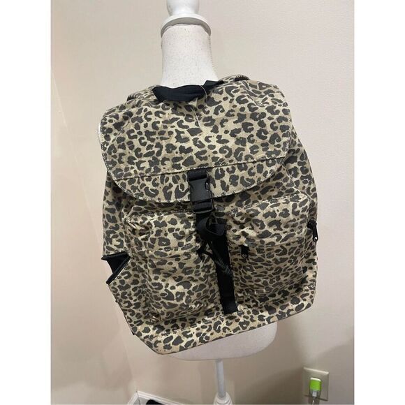 New Urban Outfitters UO Leopard Print Backpack - Picture 5 of 9